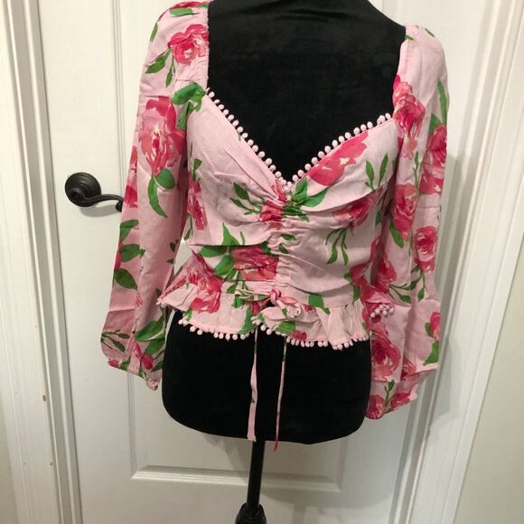 Band Of The Free Floral Blouse With Peplum Hem & Pom Pom Trim Size Small NWT - Picture 7 of 9